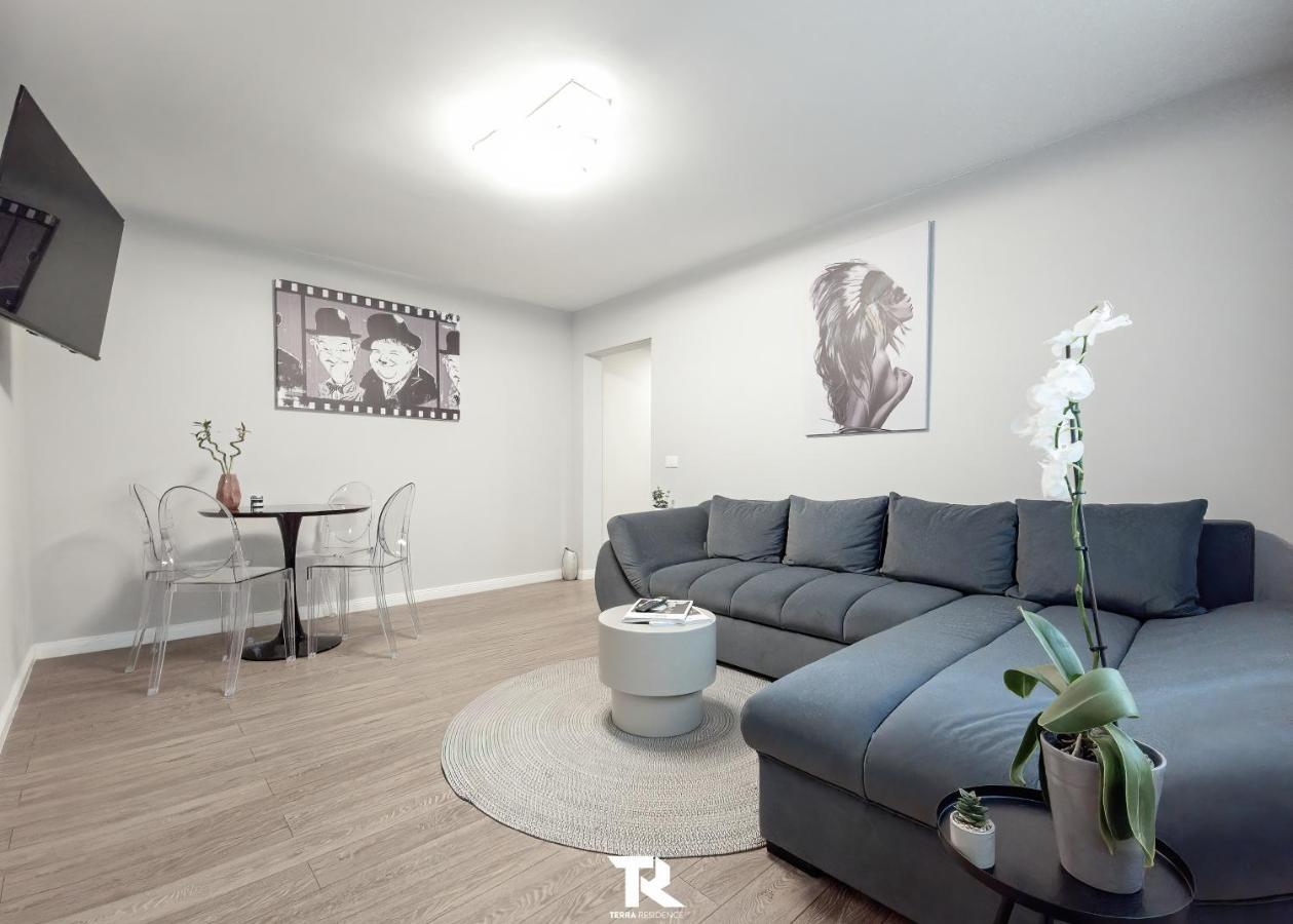 Appartement Terra à Suceava Extérieur photo