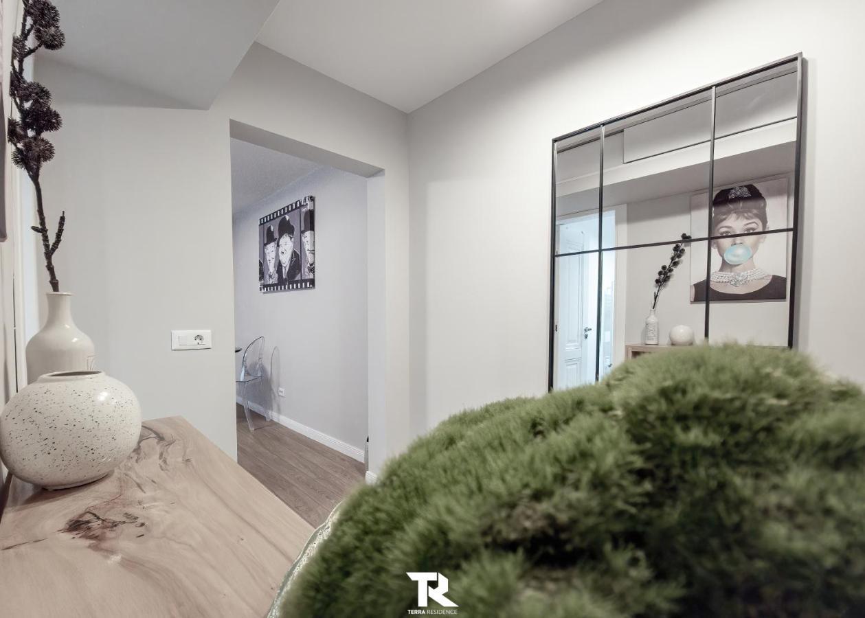 Appartement Terra à Suceava Extérieur photo